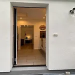 Haeuschen Im Garten In Der Muelheimer Altstadt Apartment