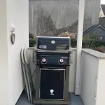Apartment Haeuschen Im Garten In Der Muelheimer Altstadt *
