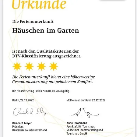 Apartment Haeuschen Im Garten In Der Muelheimer Altstadt *