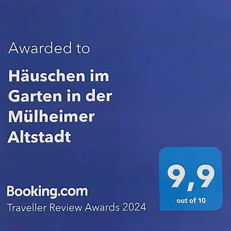 Haeuschen Im Garten In Der Muelheimer Altstadt *