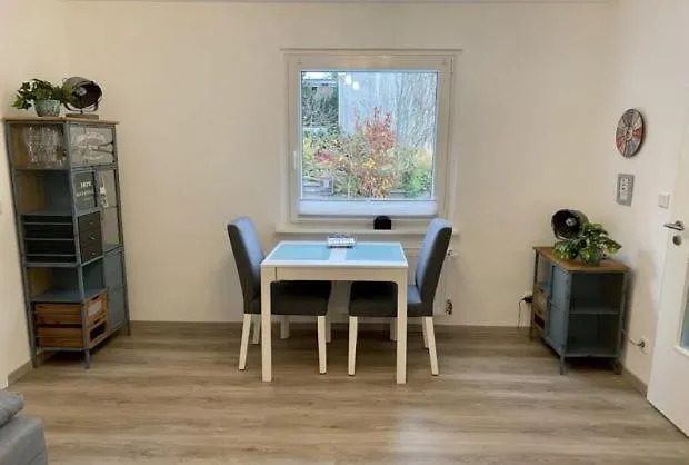 Haeuschen Im Garten In Der Muelheimer Altstadt