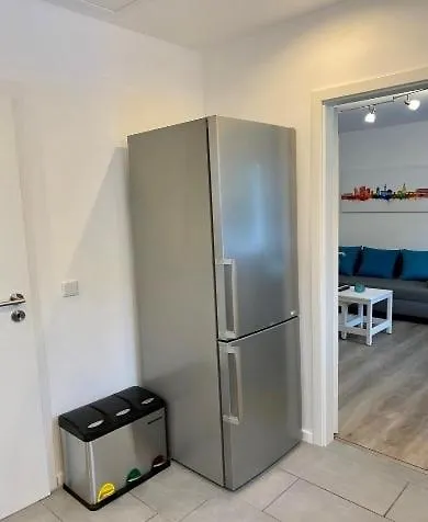 Haeuschen Im Garten In Der Muelheimer Altstadt